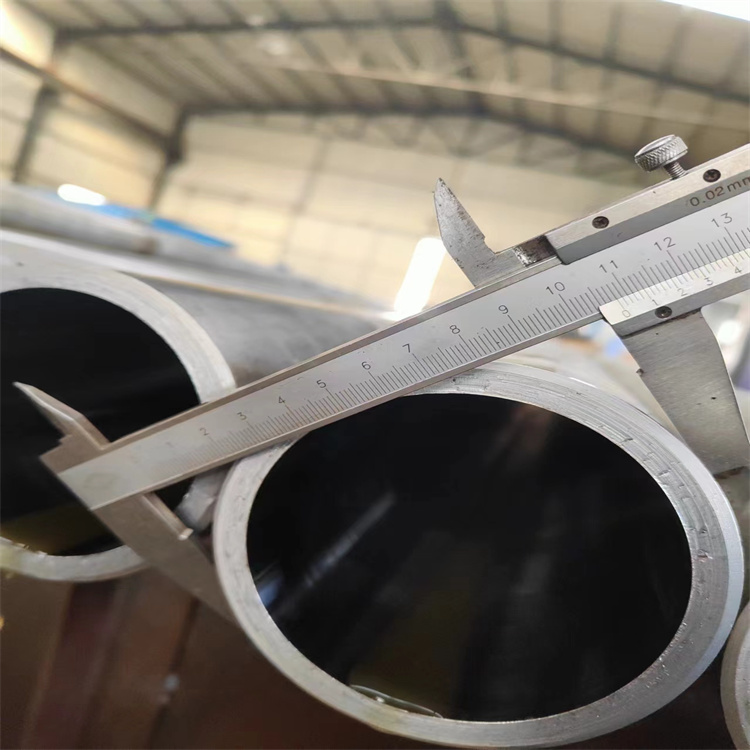 ���P�Һ���͸׹�